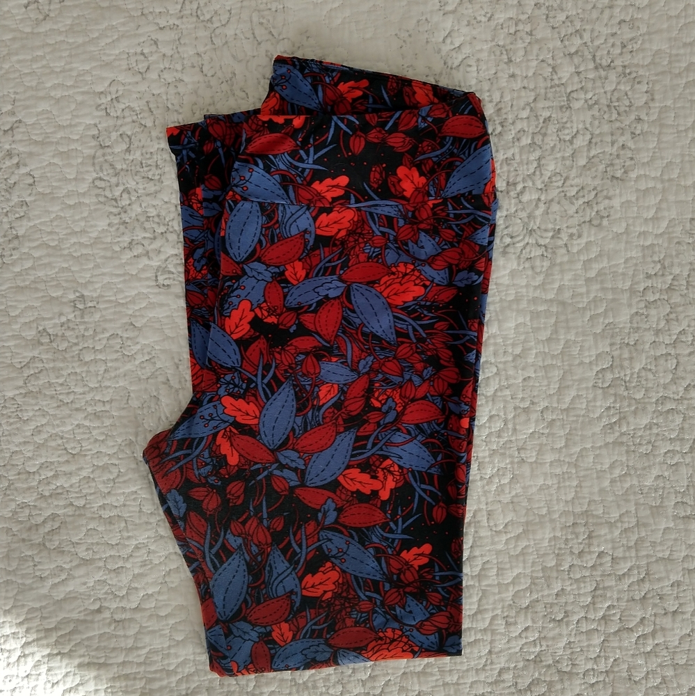 LuLaRoe Tall & Curvy Leggings